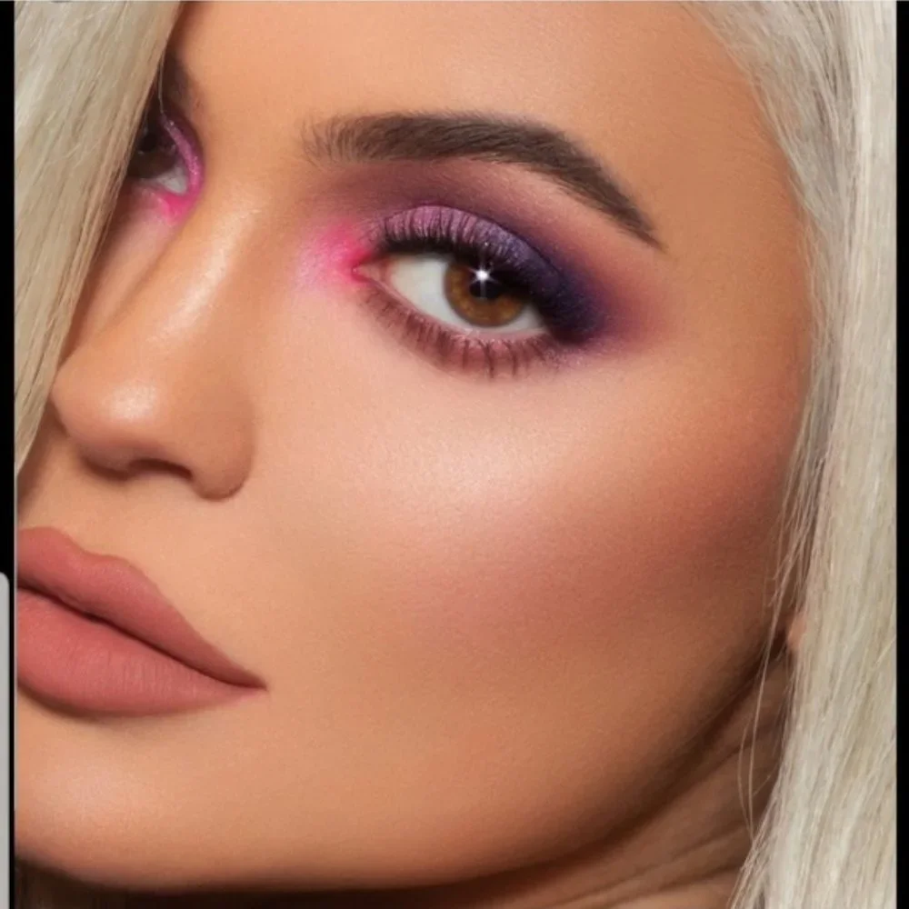 Kylie Cosmetics Sipping Pretty Eyeshadow Palette 21st Birthday Limited Edition